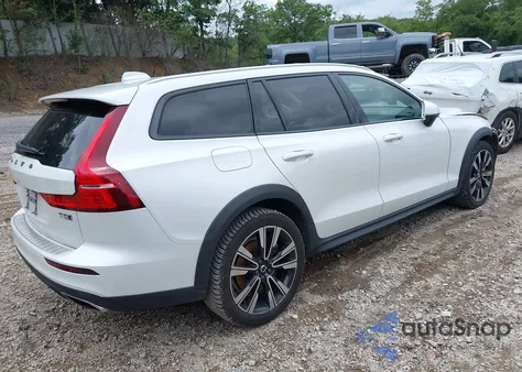 2021 Volvo V60 Cross Country T5 from USA, damaged, VIN YV4102WK9M1072076